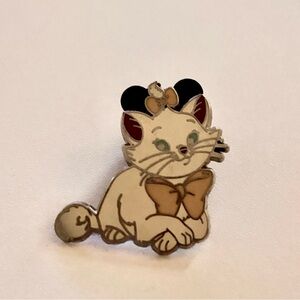 Disney Marie Pin